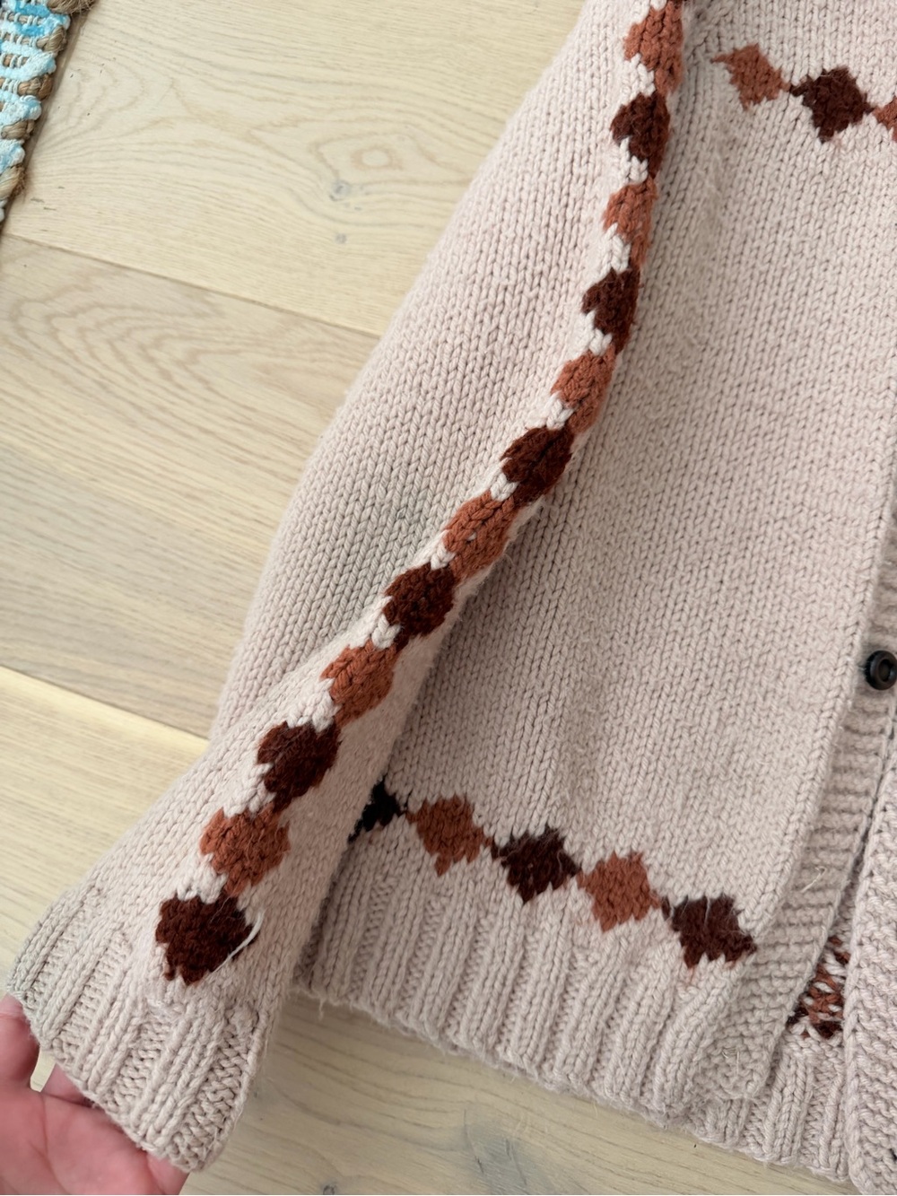 vintage handmade cowichan style sweater - Picture 4 of 7